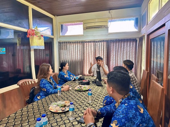 Study Tiru Ke Bagian Hukum Gianyar Terkait Pengelolaan Jaringan Dokumentasi dan In formasi Hukum