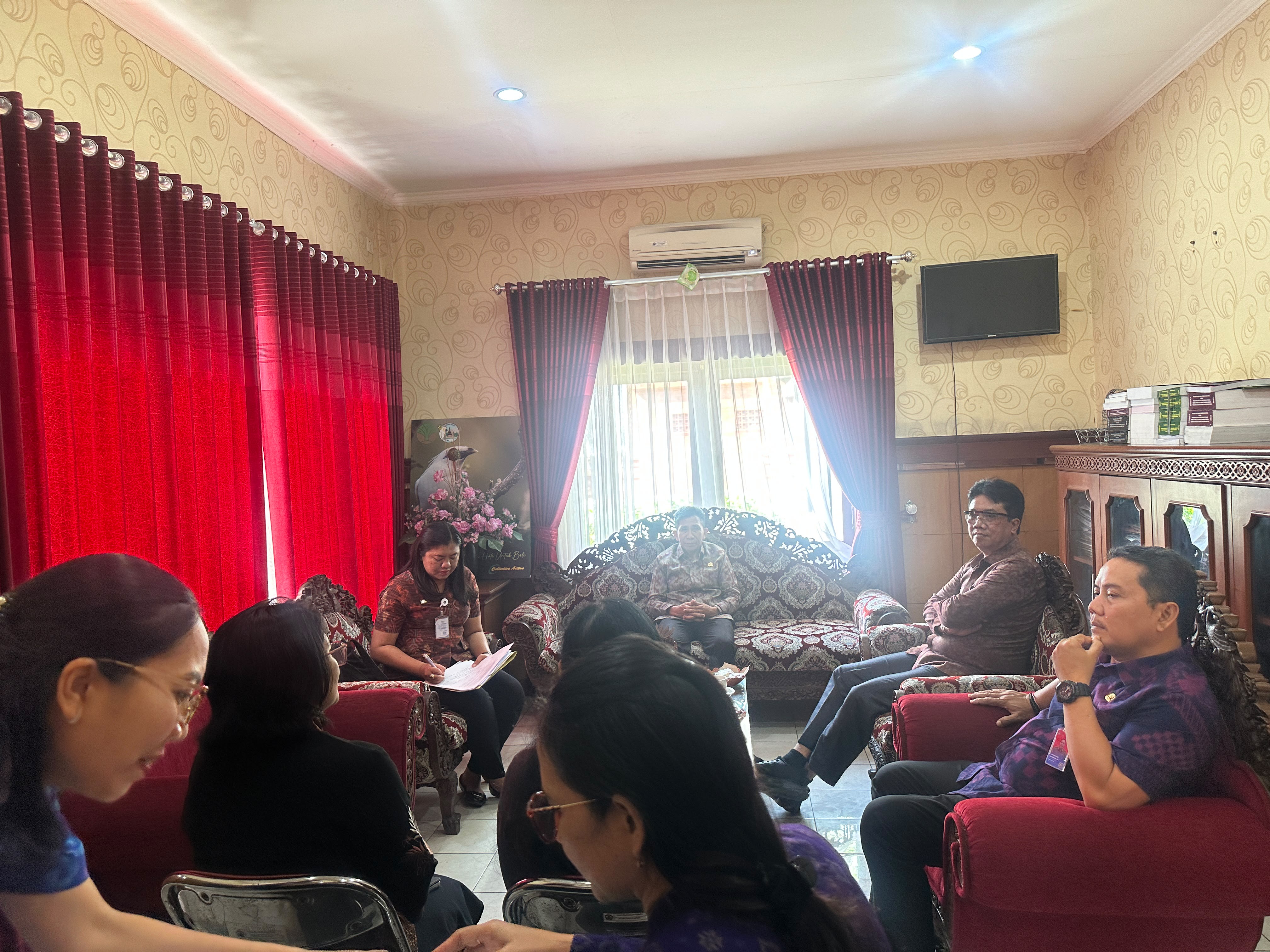 Kegiatan Konsultasi Pimpinan DPRD Kabupaten Klungkung ke Bagian Hukum Sekretariat Daerah Kabupaten Bangli, terkait Ranperda tentang Pernyataan Modal Kepada PT Jamkrida